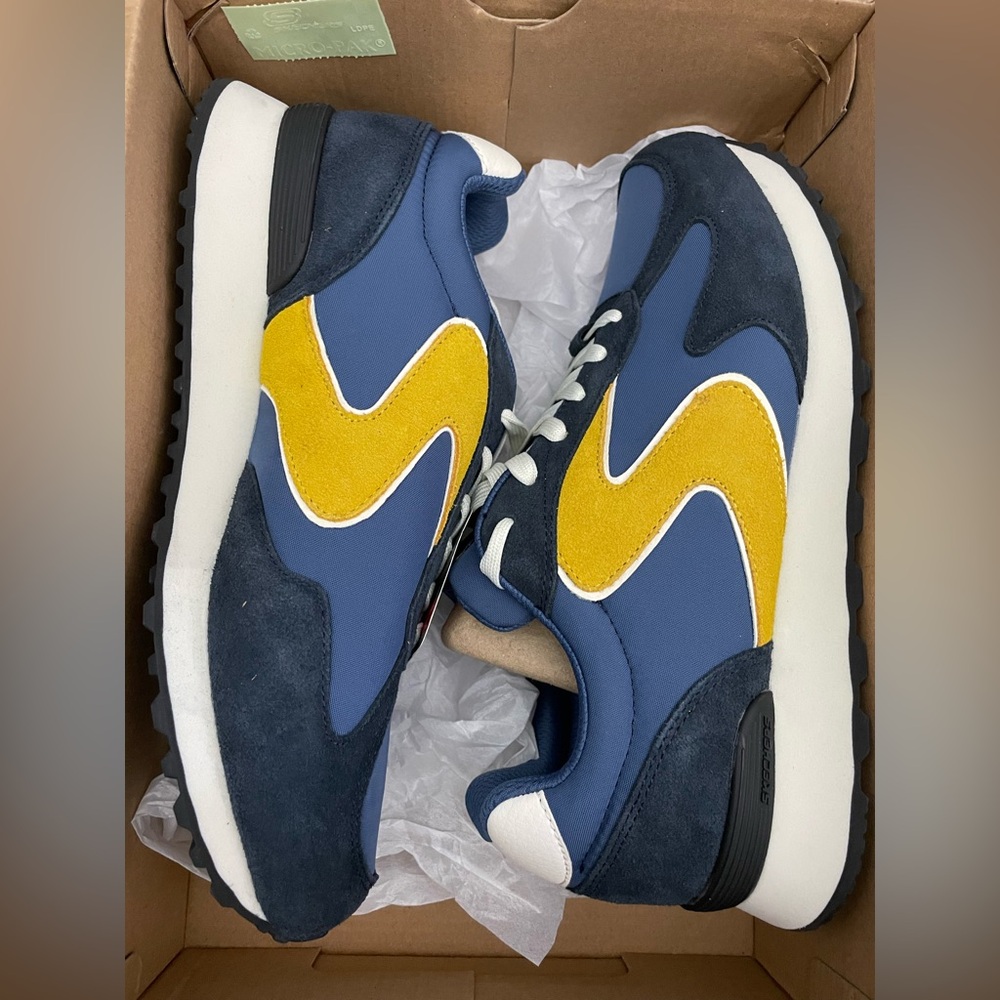 ✨LAST CHANCE ✨Skechers Blue and Yellow Athletic Shoes